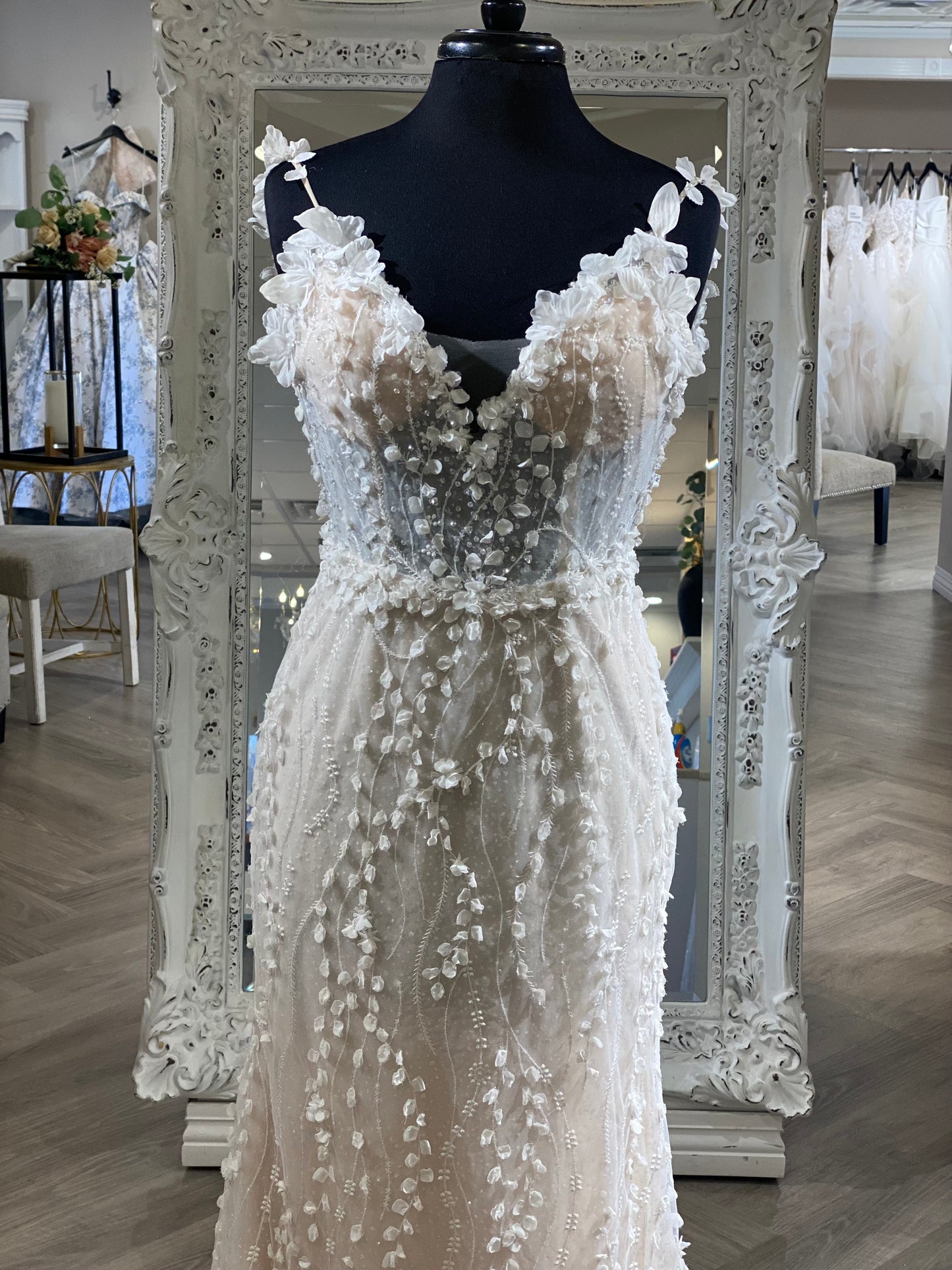 Aksha 30100018 Chic Nostalgia Wedding Gown