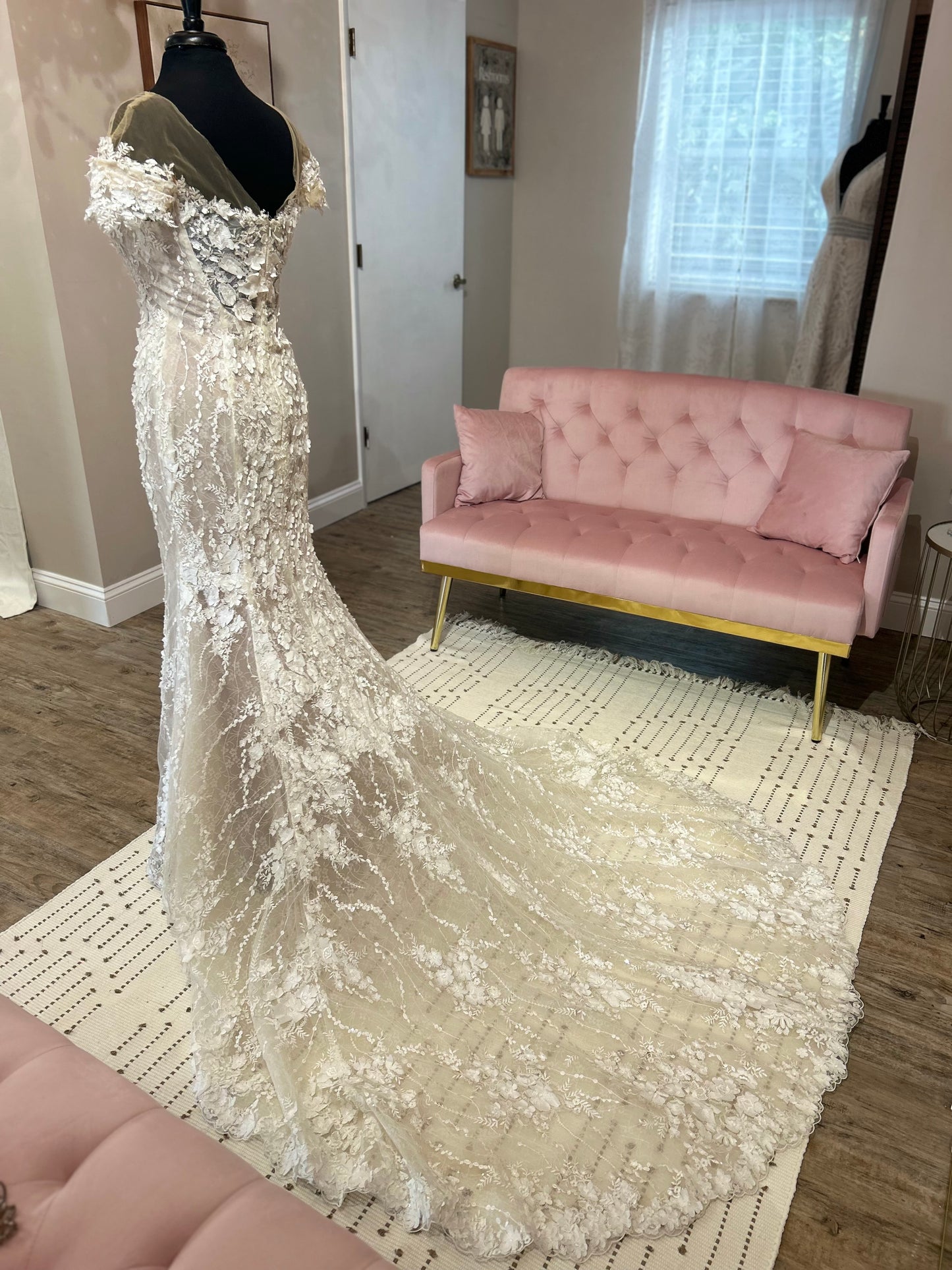 Mon Cheri Martin Thornburg 119260 MEREDITH Wedding Gown