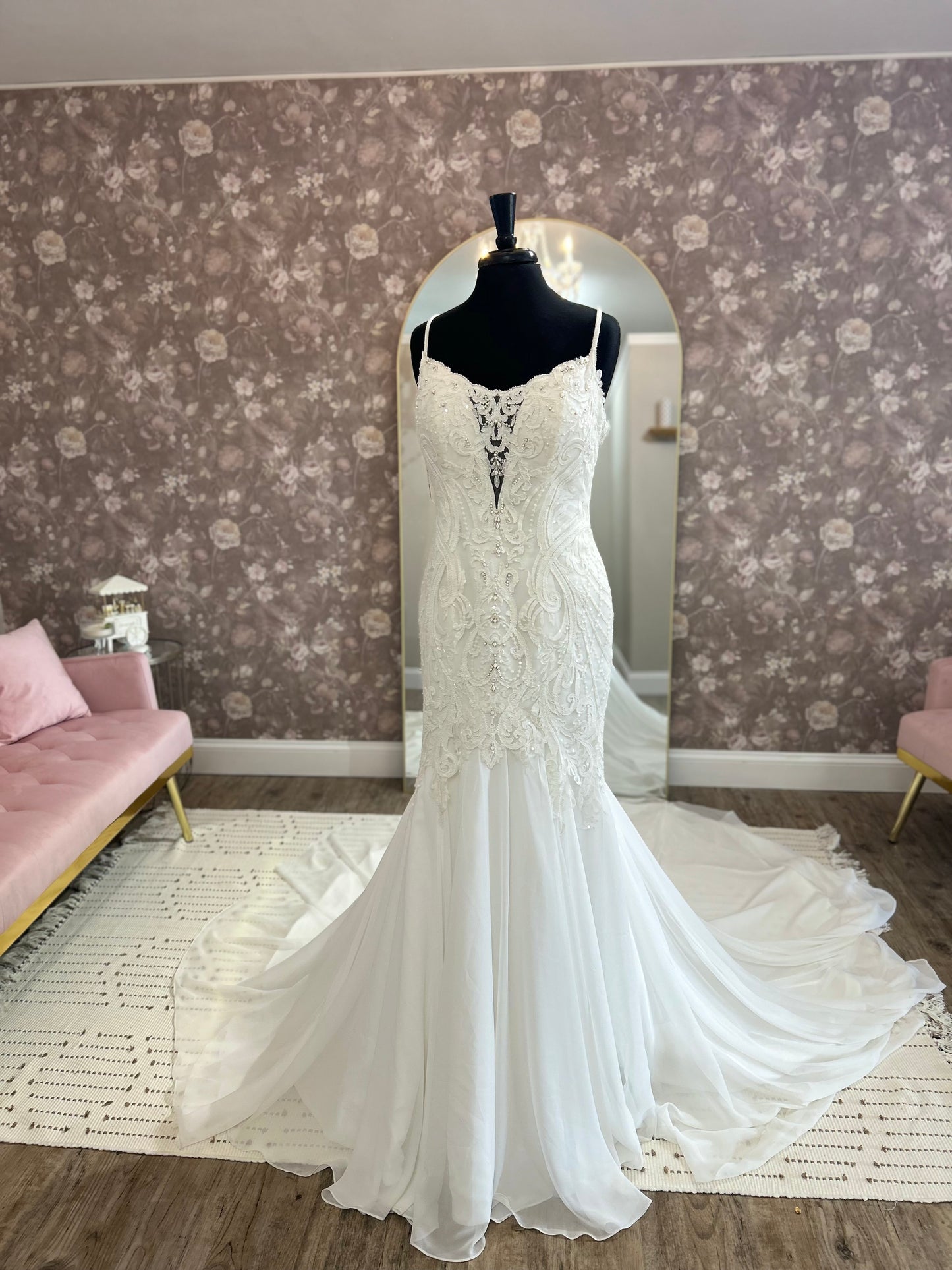 Maggie Sottero Rebecca Ingram Corrine 20RC178 Wedding Gown