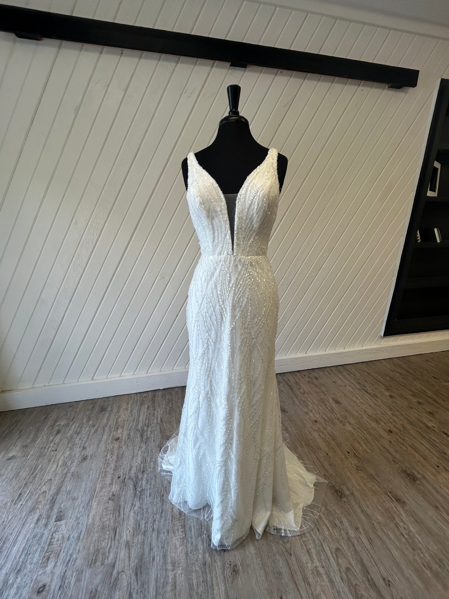 Maggie Sottero Jordan 23MB660A01 Wedding Gown