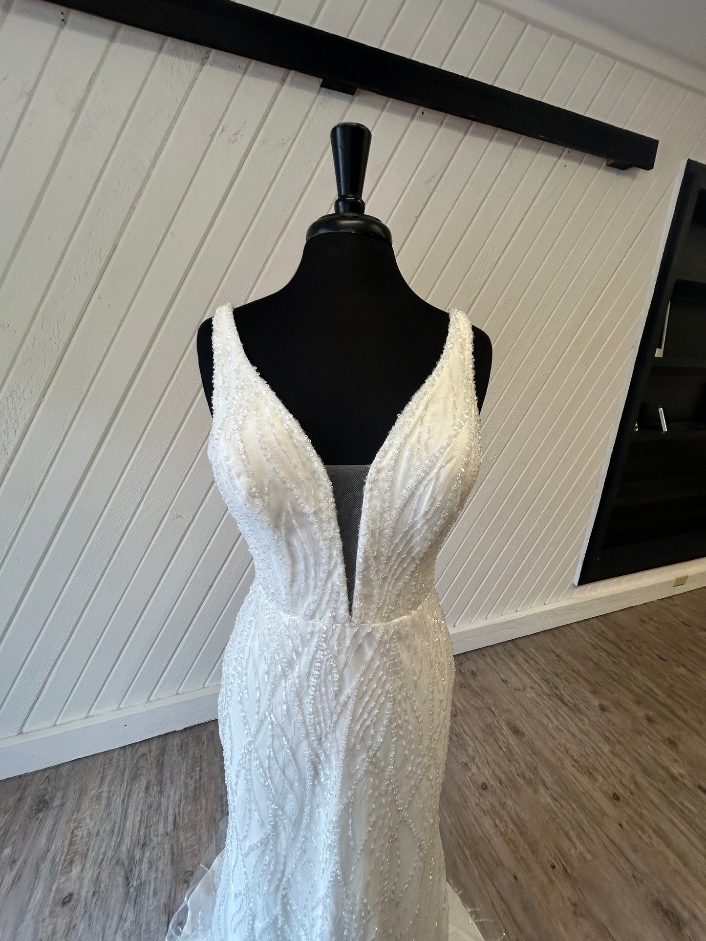 Maggie Sottero Jordan 23MB660A01 Wedding Gown