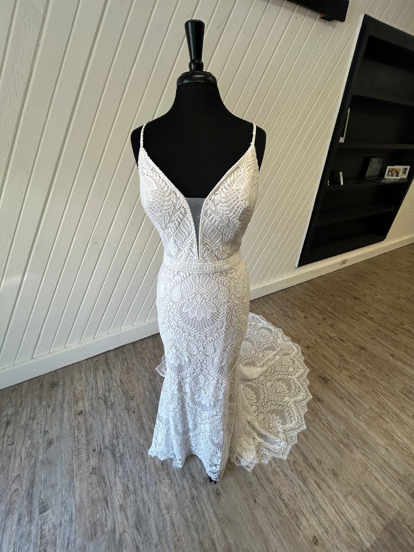 Maggie Rebecca Ingram Janine 23RK697A01 Wedding Gown