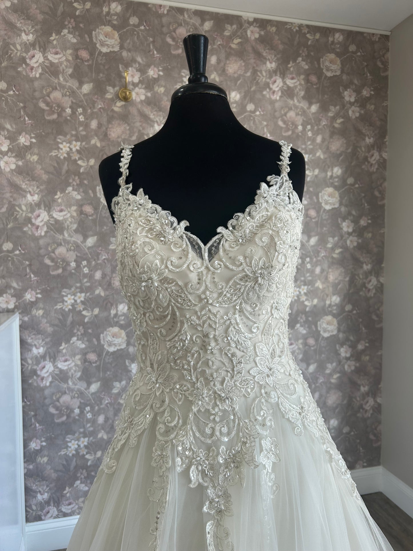 Maggie Rebecca Ingram Sylvia 9RC813 Wedding Gown