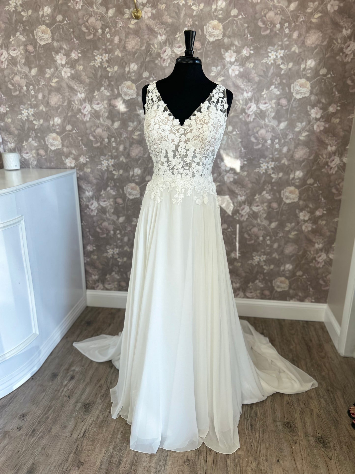 Maggie Rebecca Ingram Maeve 23RS705A01 Wedding Gown