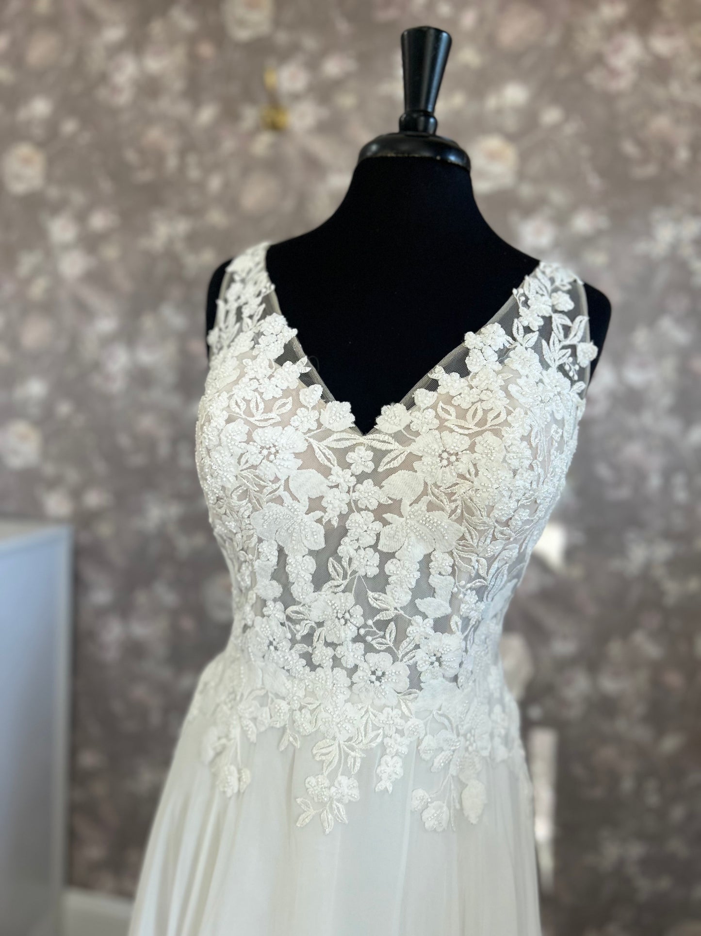 Maggie Rebecca Ingram Maeve 23RS705A01 Wedding Gown