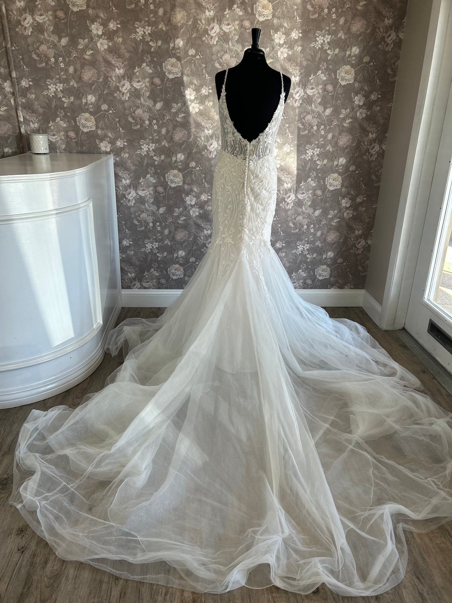 Maggie Sottero Ernestine 23MS681A01 Wedding Gown