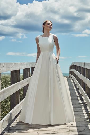 LA20120 Calypso Calla L'Amour Wedding Gown