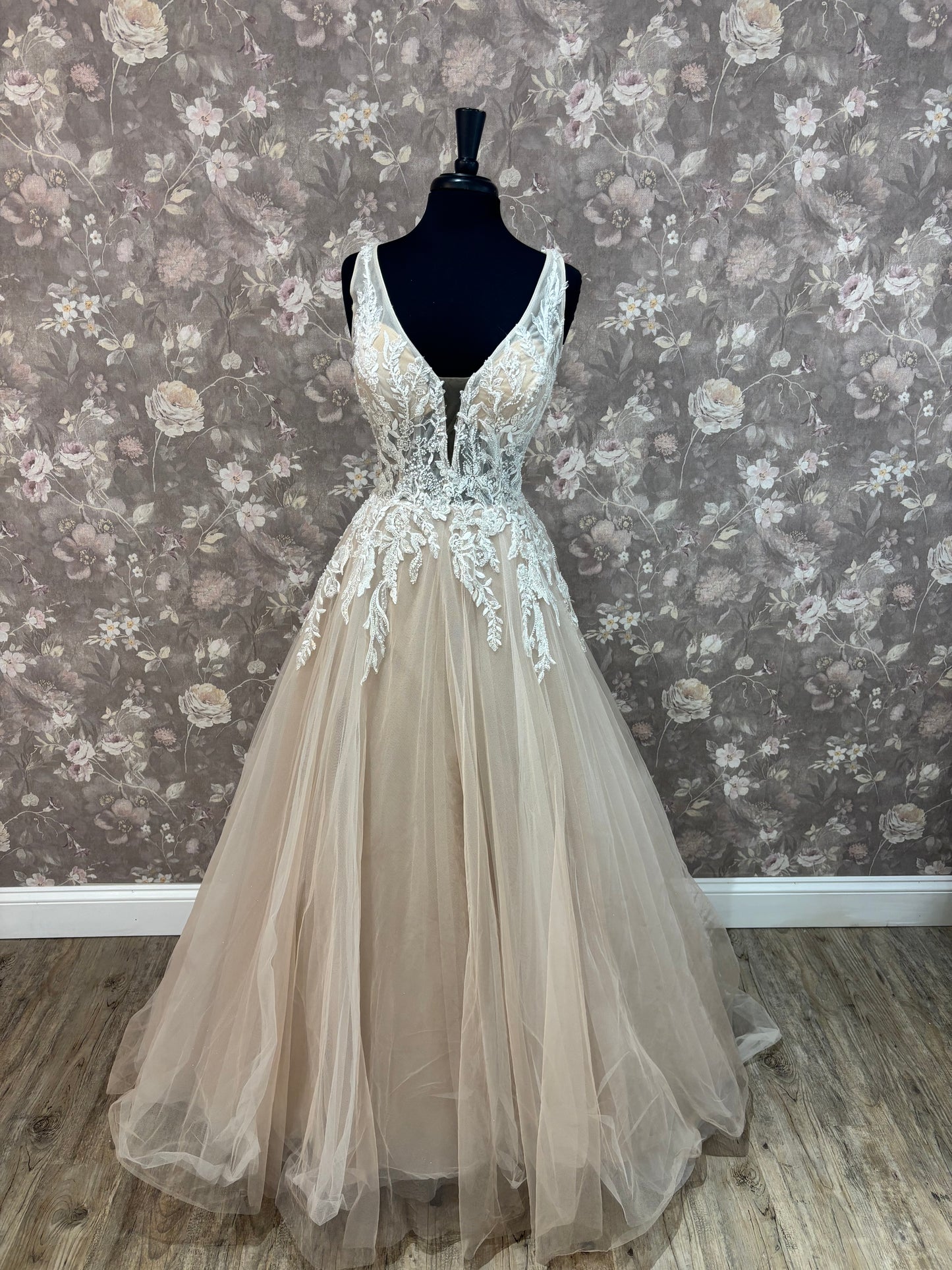 Allure 3554 Wedding Gown