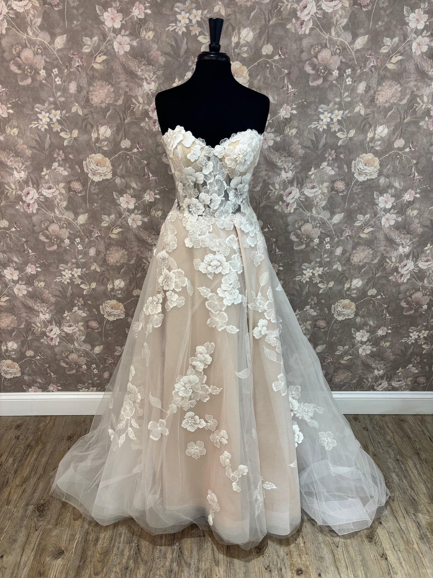 Casablanca 2559 Maude Wedding Gown