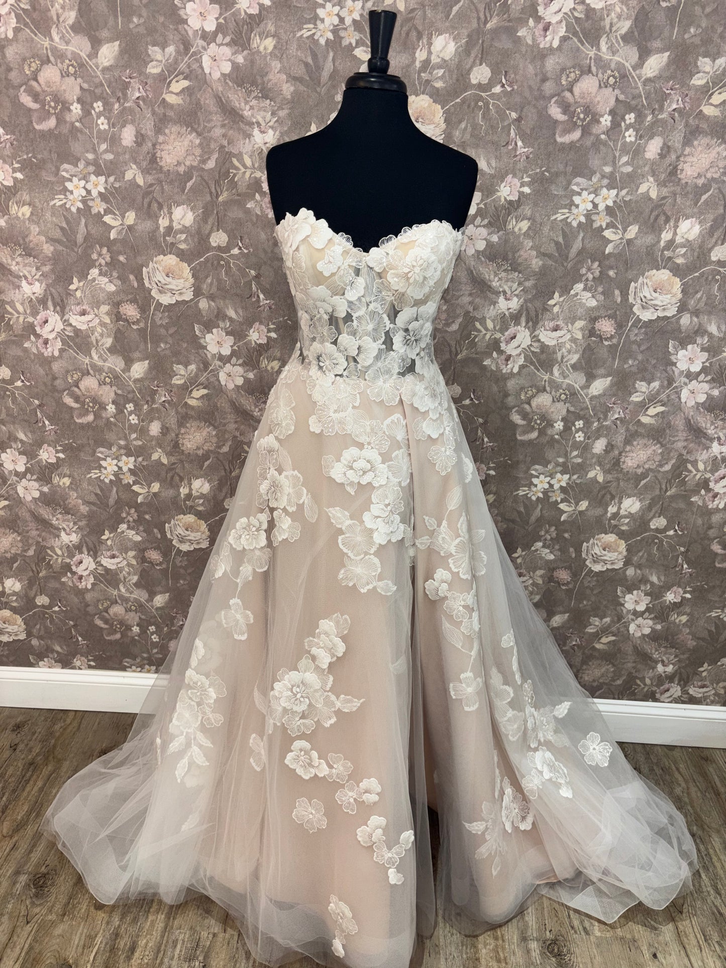 Casablanca 2559 Maude Wedding Gown