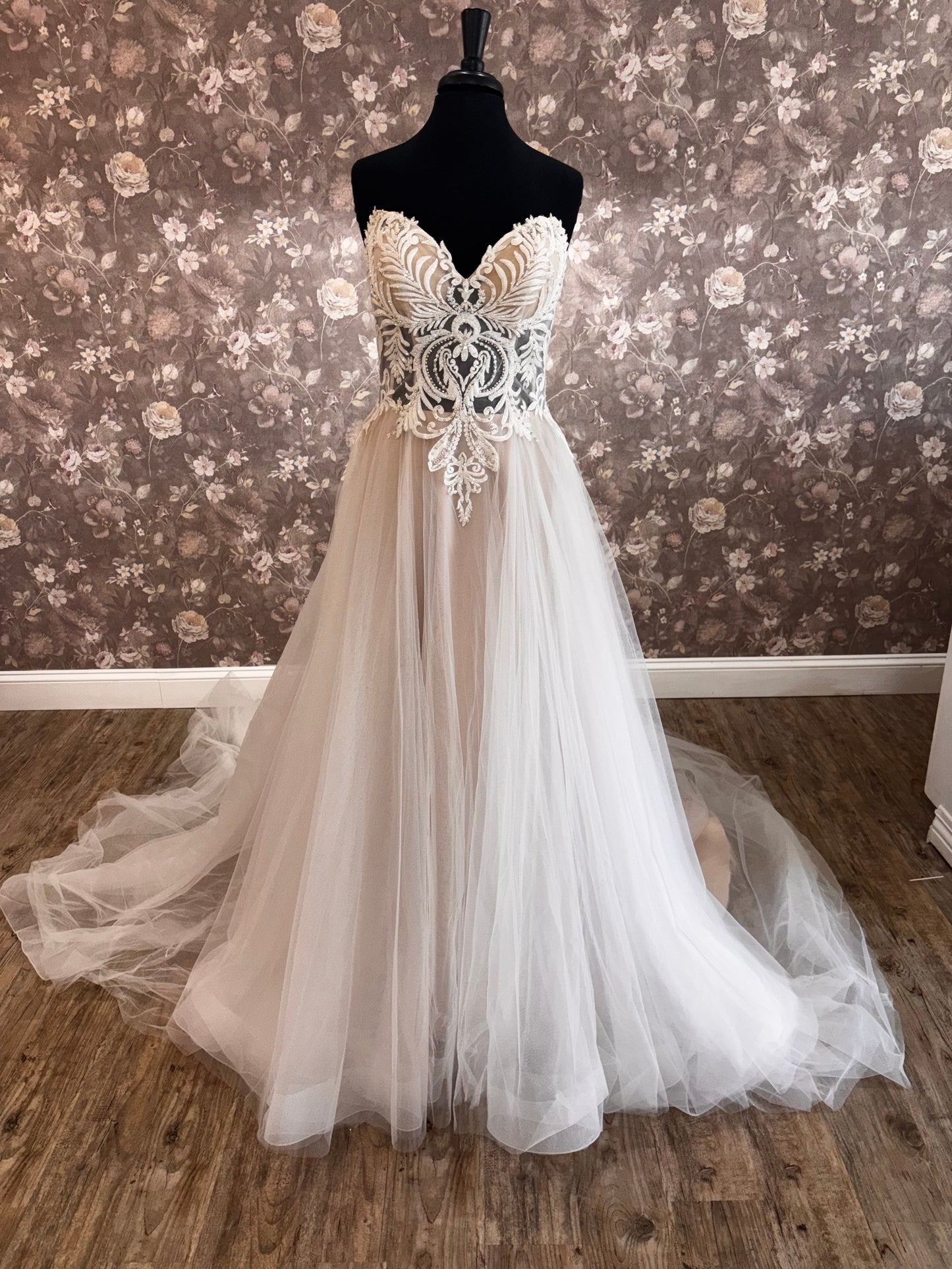Casablanca 2512 Phoebe Wedding Gown