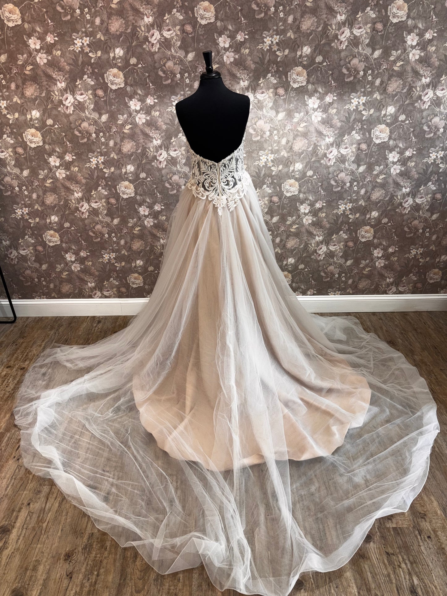 Casablanca 2512 Phoebe Wedding Gown