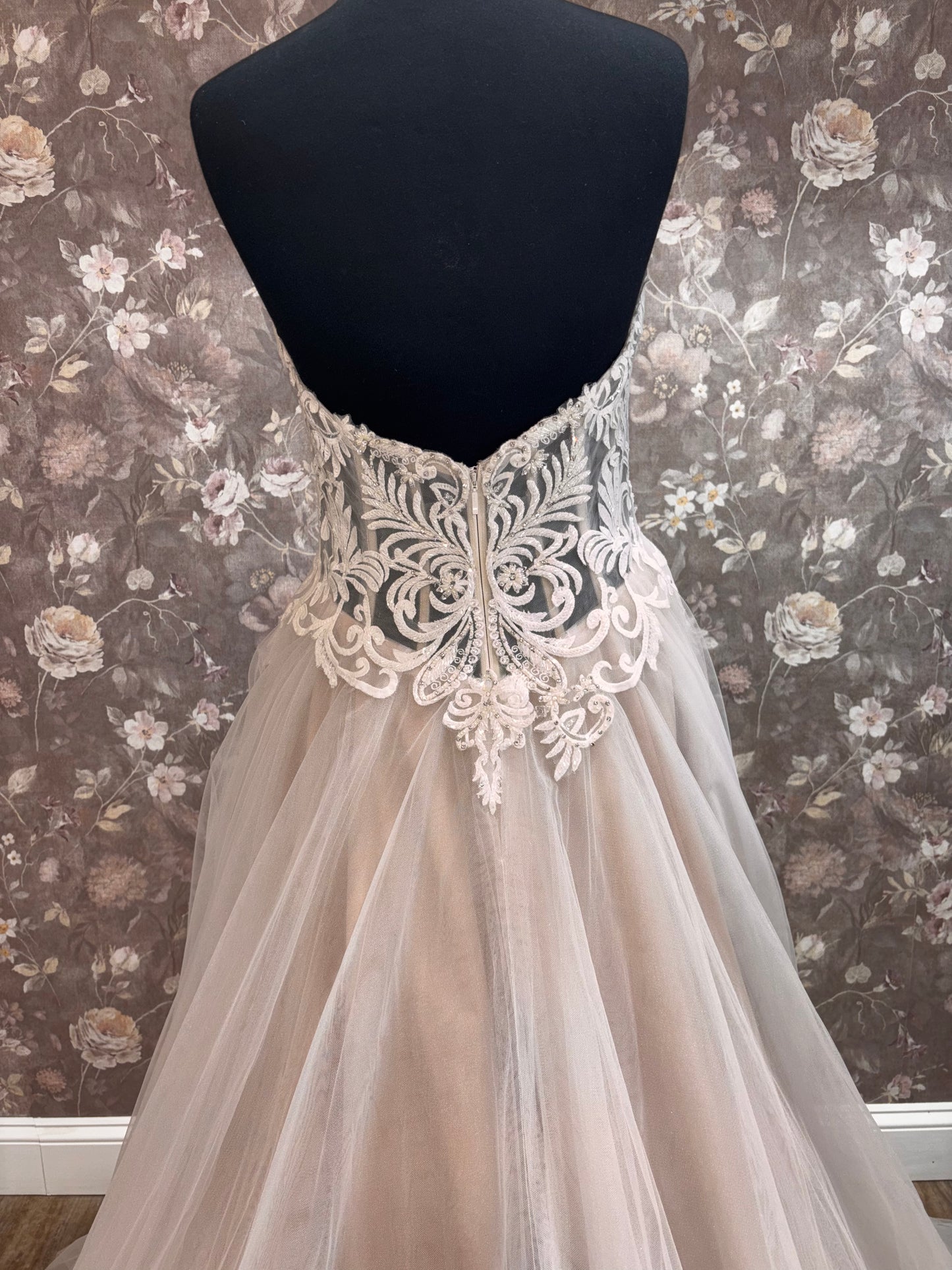 Casablanca 2512 Phoebe Wedding Gown