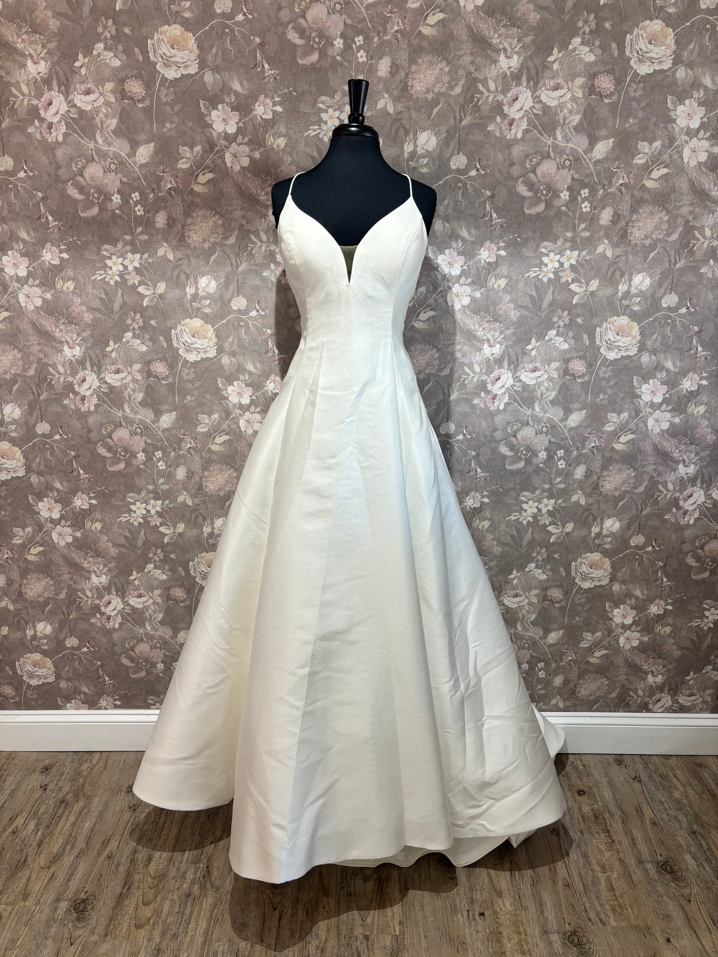 Allure Abella E462 Ana Wedding Gown