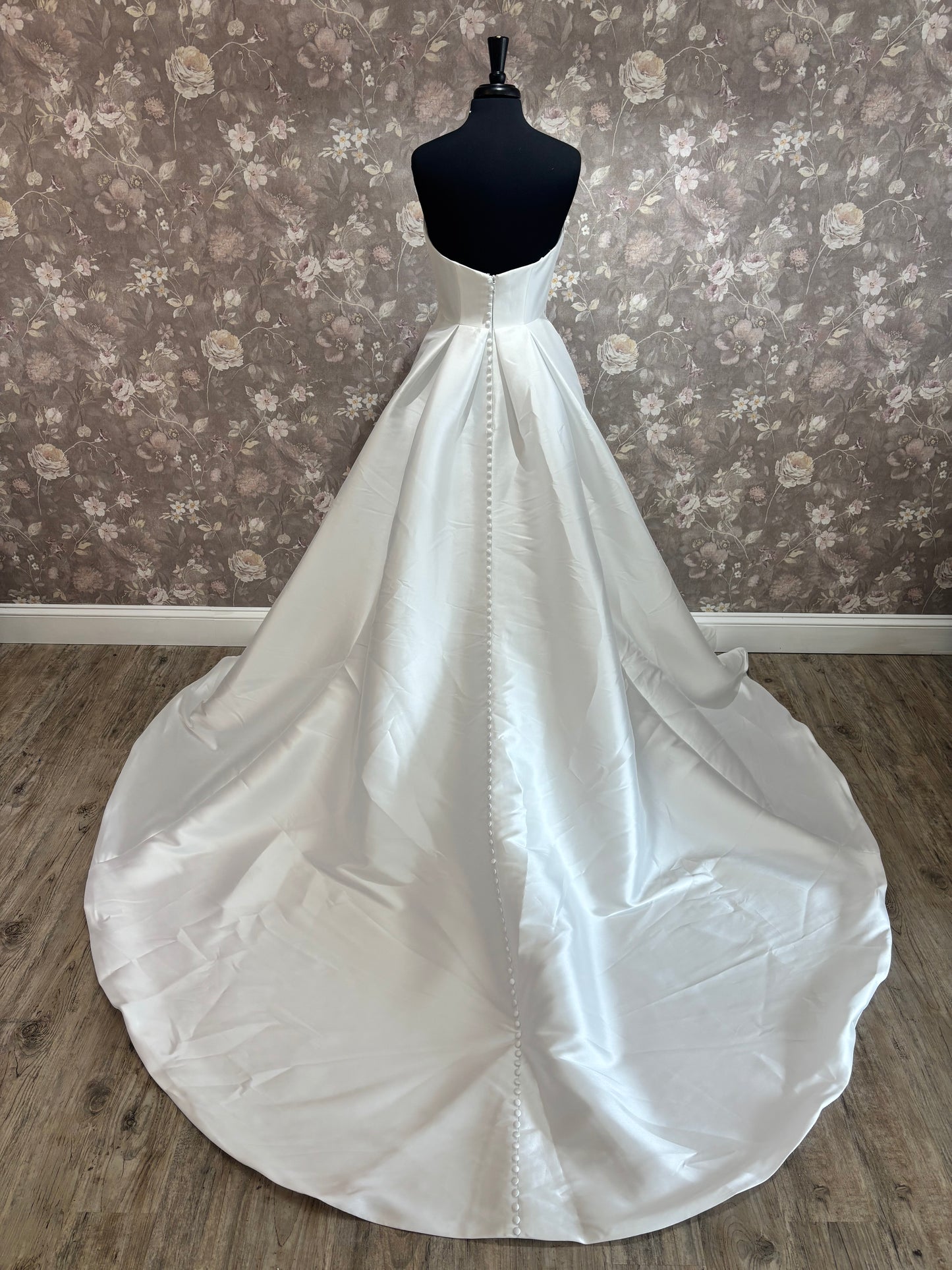 Mon Cheri E1001 Wedding Gown