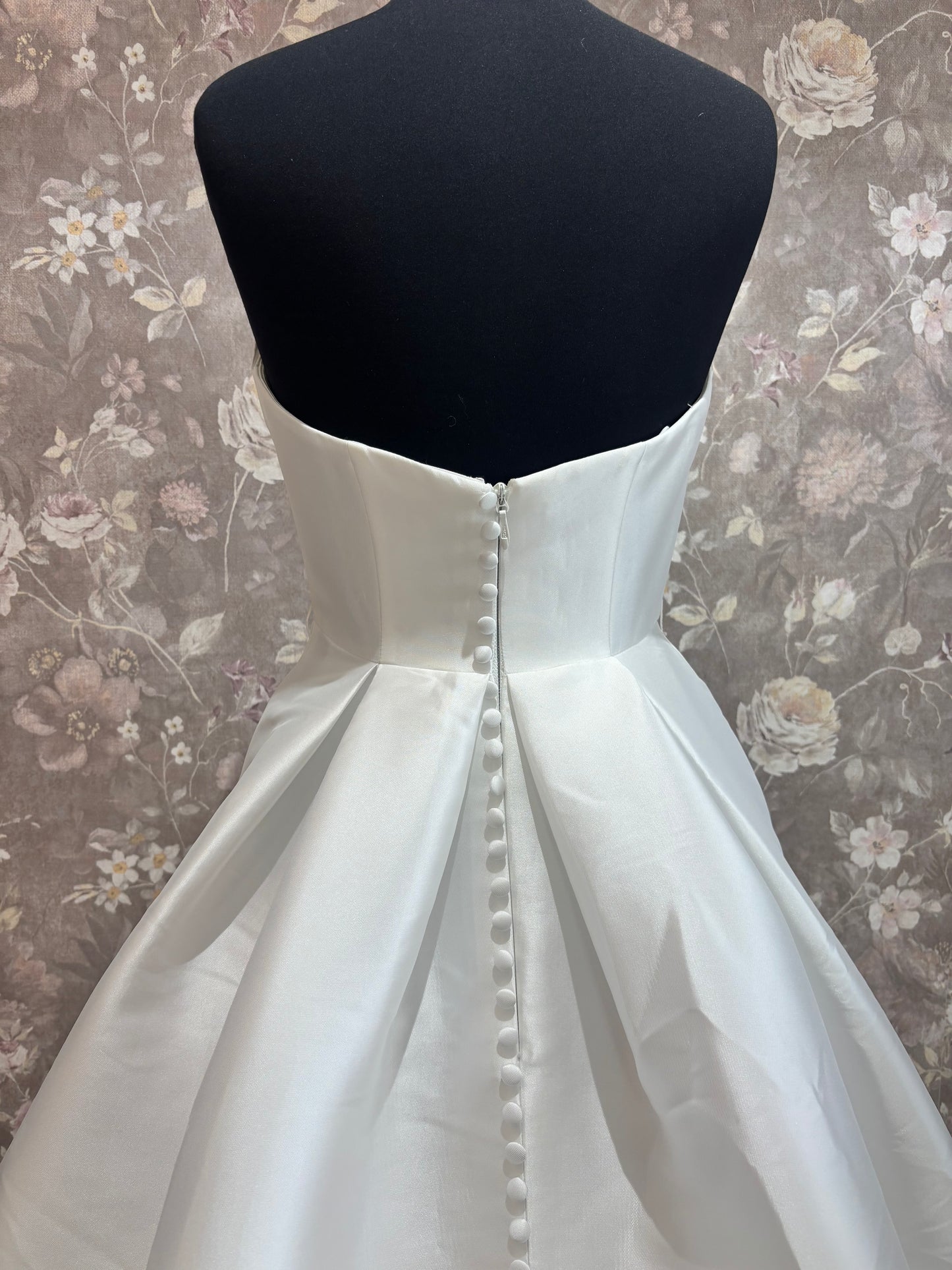 Mon Cheri E1001 Wedding Gown