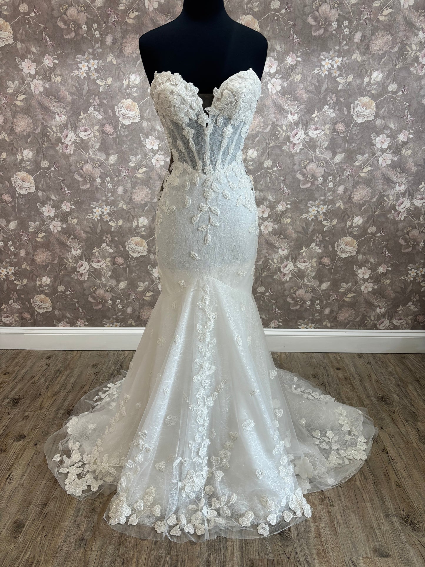 La Premiere Alaya LPC10016 Wedding Gown