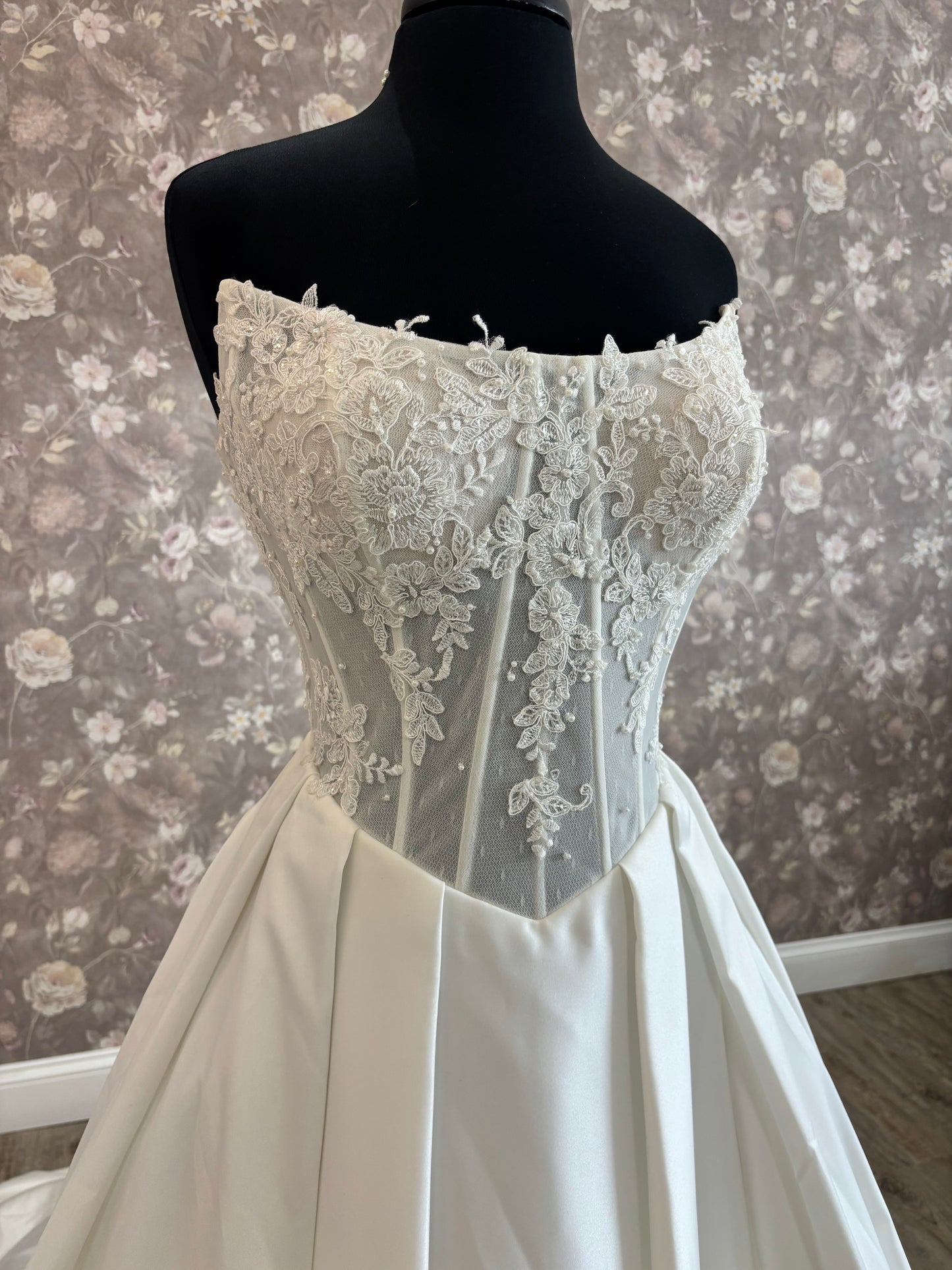 La Premiere Abby LPL30013 Wedding Gown