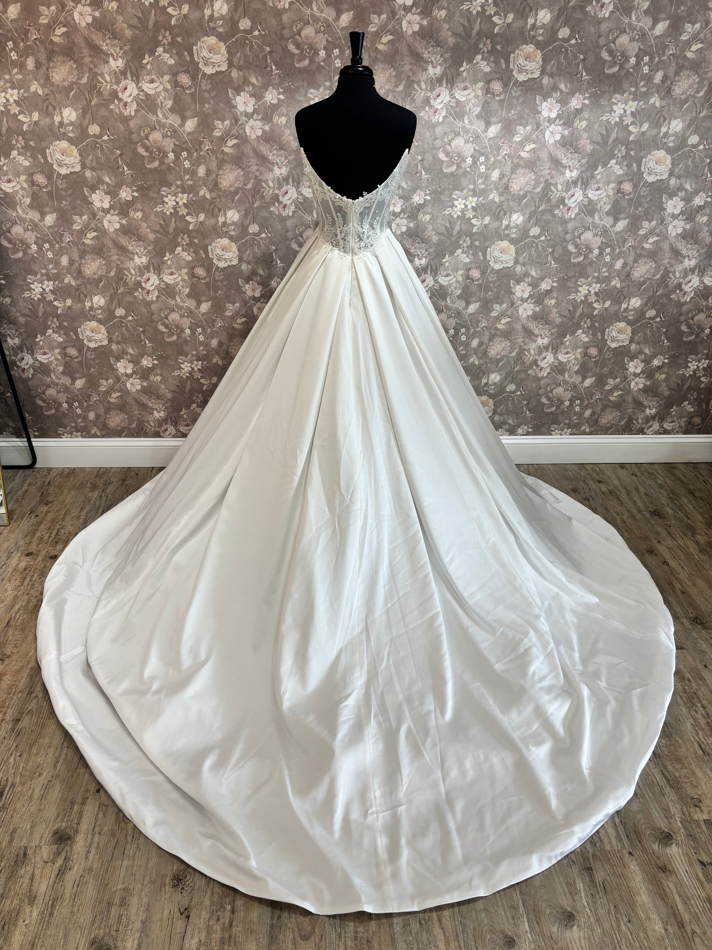 La Premiere Abby LPL30013 Wedding Gown