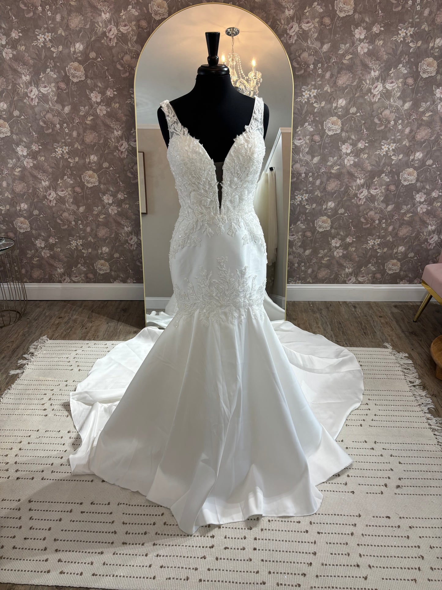 Maggie Rebecca Ingram Andrea 24RN816B01 (Lined Bodice) Wedding Gown
