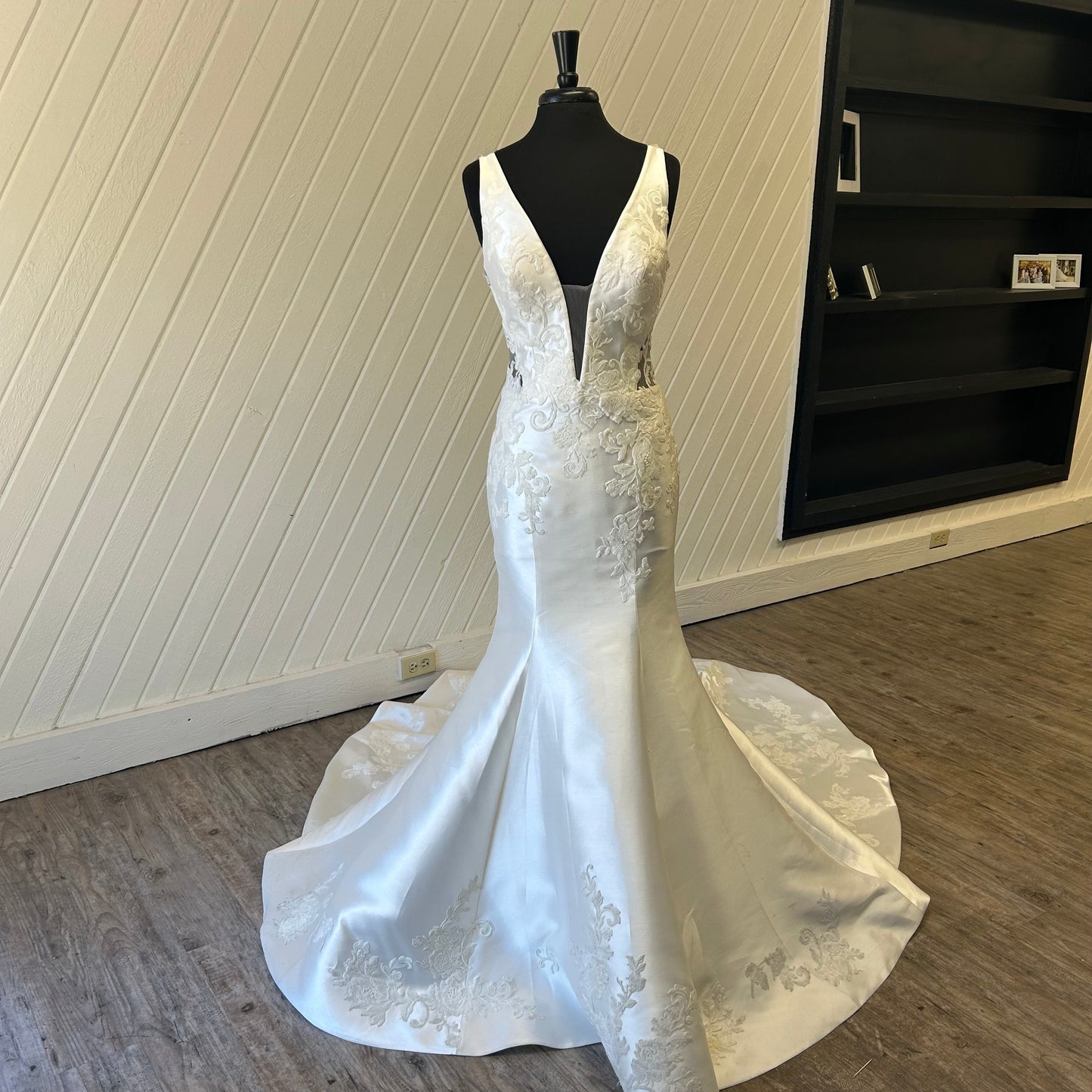 Enzoani Lane-M Wedding Gown