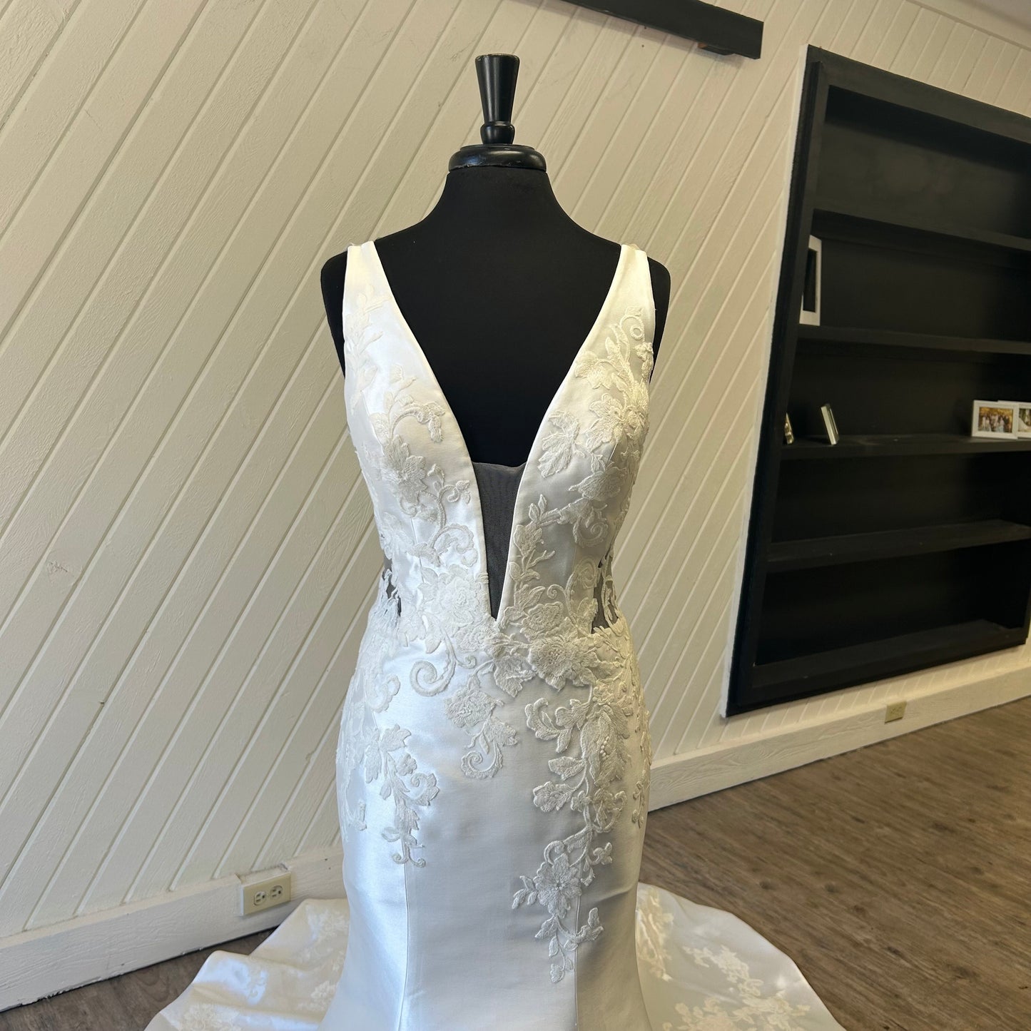 Enzoani Lane-M Wedding Gown