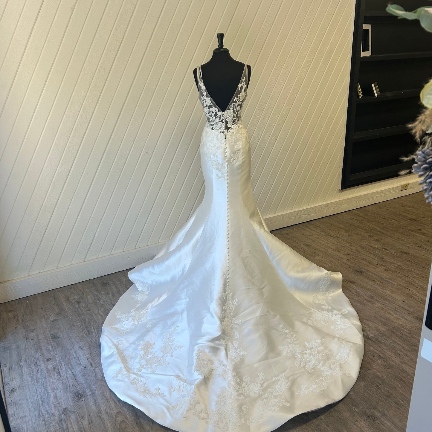 Enzoani Lane-M Wedding Gown