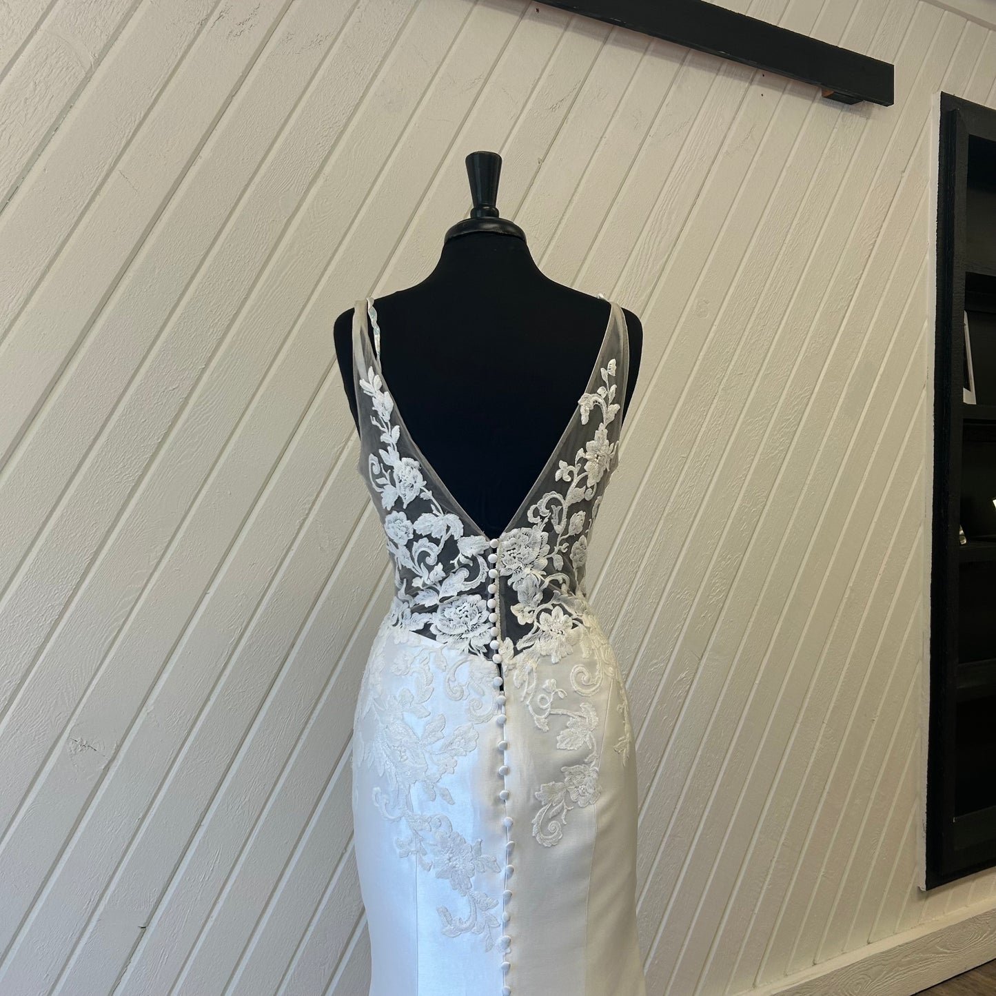 Enzoani Lane-M Wedding Gown