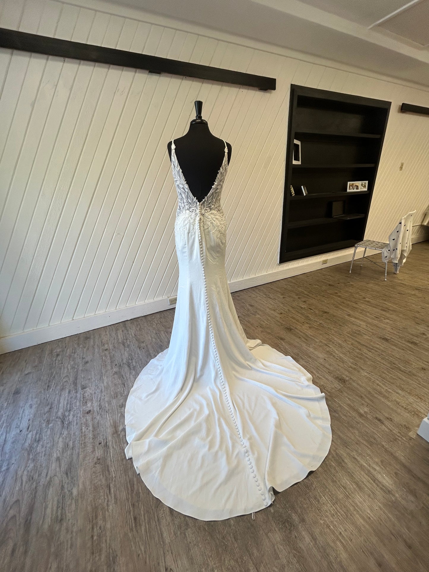Maggie Rebecca Ingram Alda 21RN752 Wedding Gown