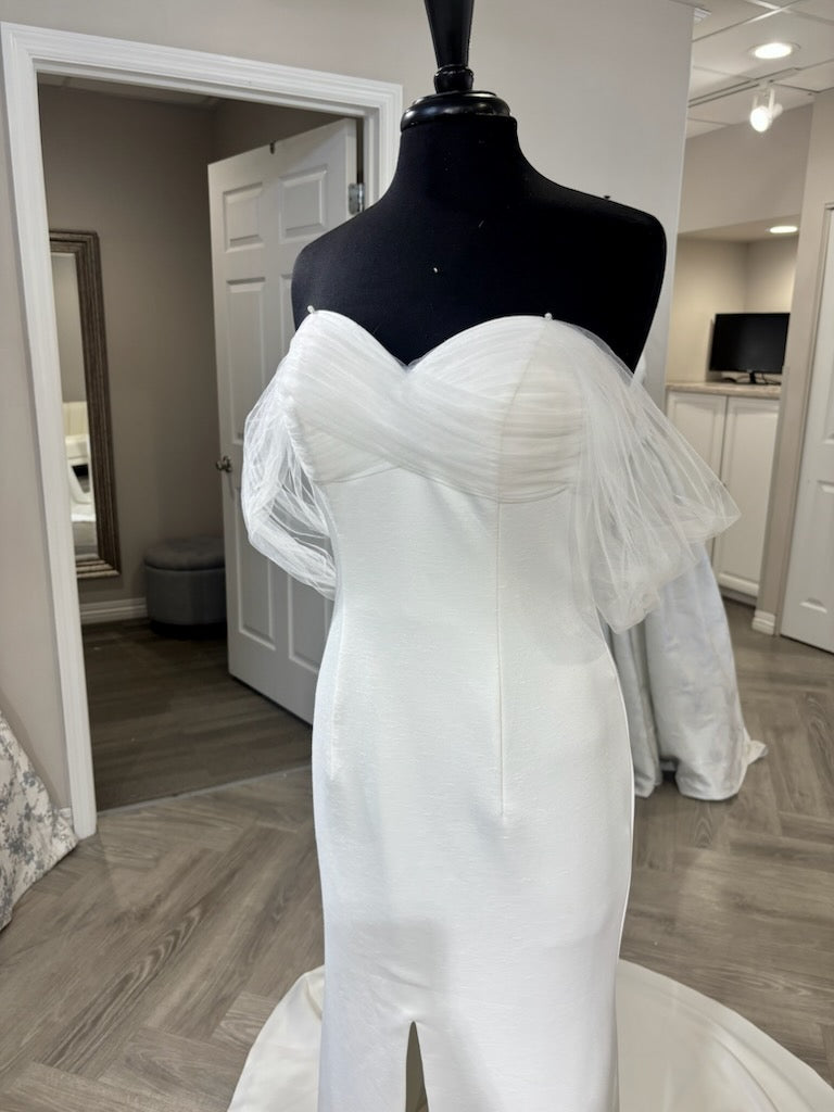 Casablanca LE118 Joelle Wedding Gown