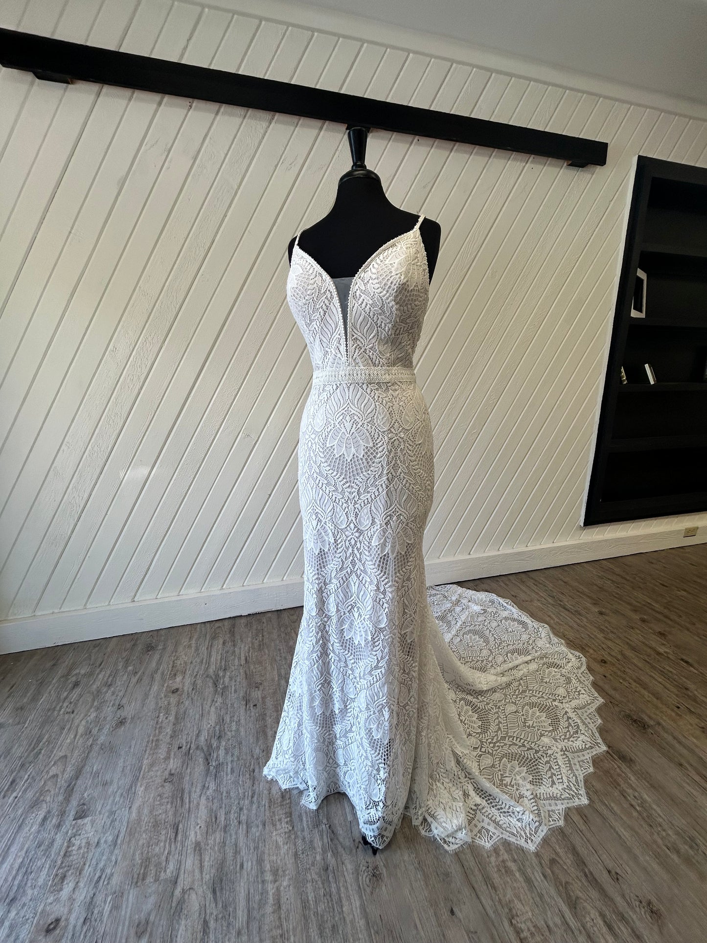 Maggie Rebecca Ingram Janine 23RK697A01 Wedding Gown