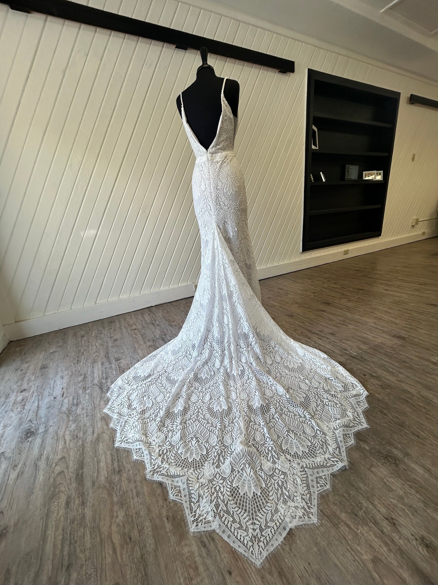 Maggie Rebecca Ingram Janine 23RK697A01 Wedding Gown