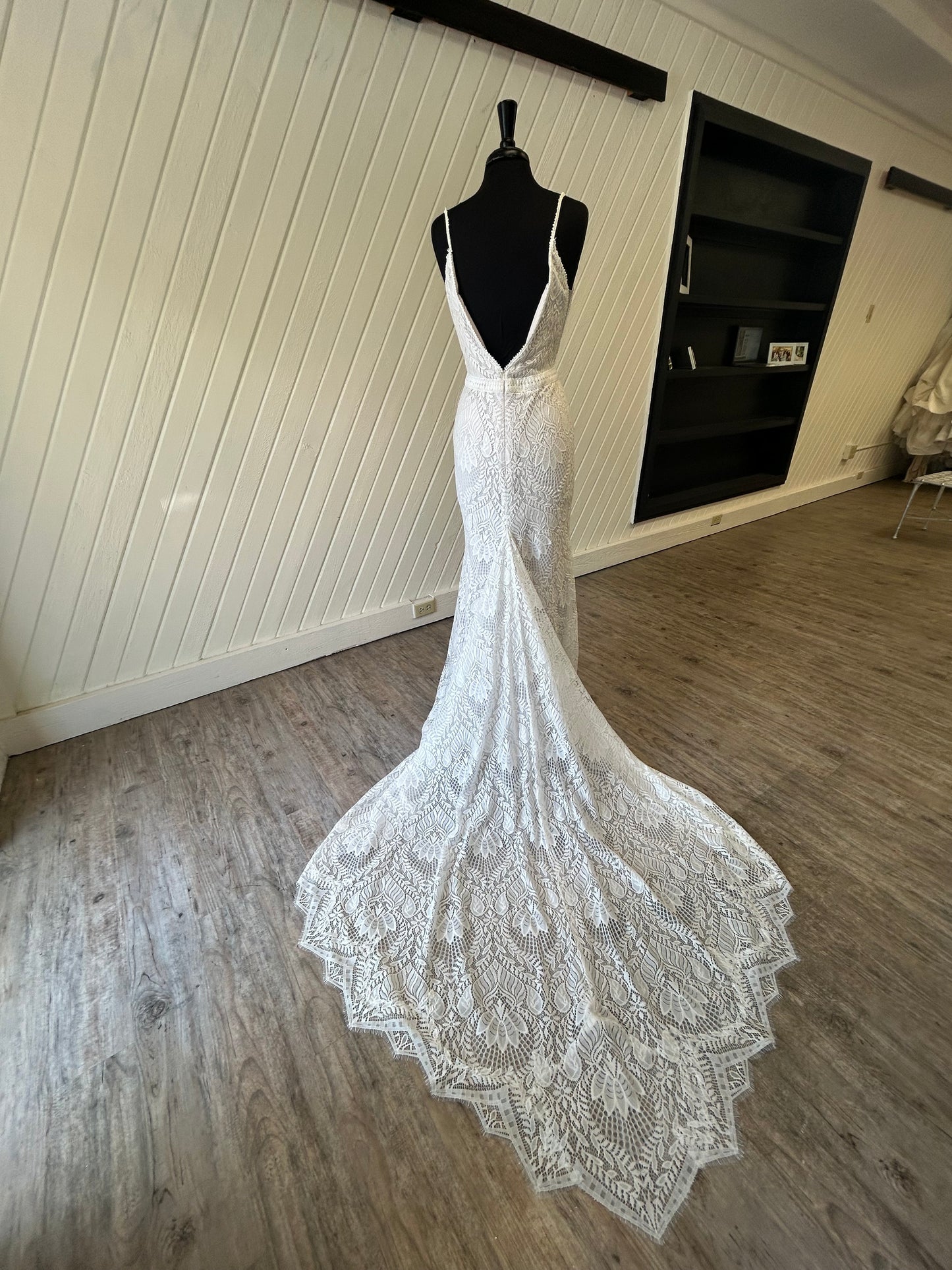 Maggie Rebecca Ingram Janine 23RK697A01 Wedding Gown