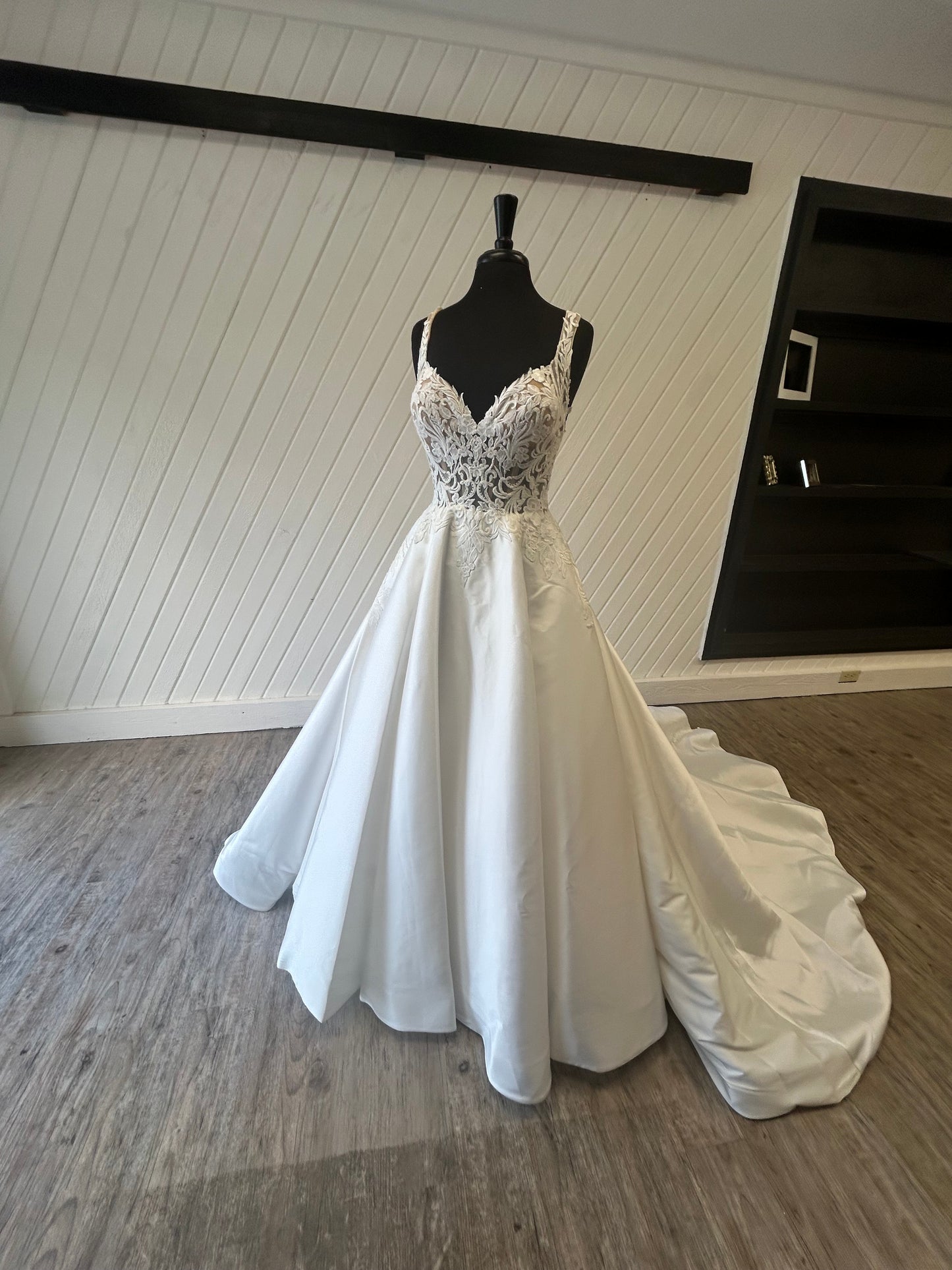 Allure Romance R3642 Wedding Gown