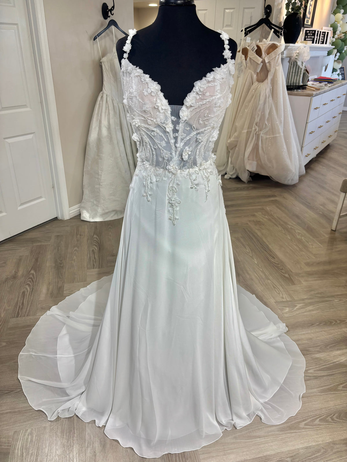 Maggie Sottero HUNTER 25MS357A01 - Unlined bodice Wedding Gown