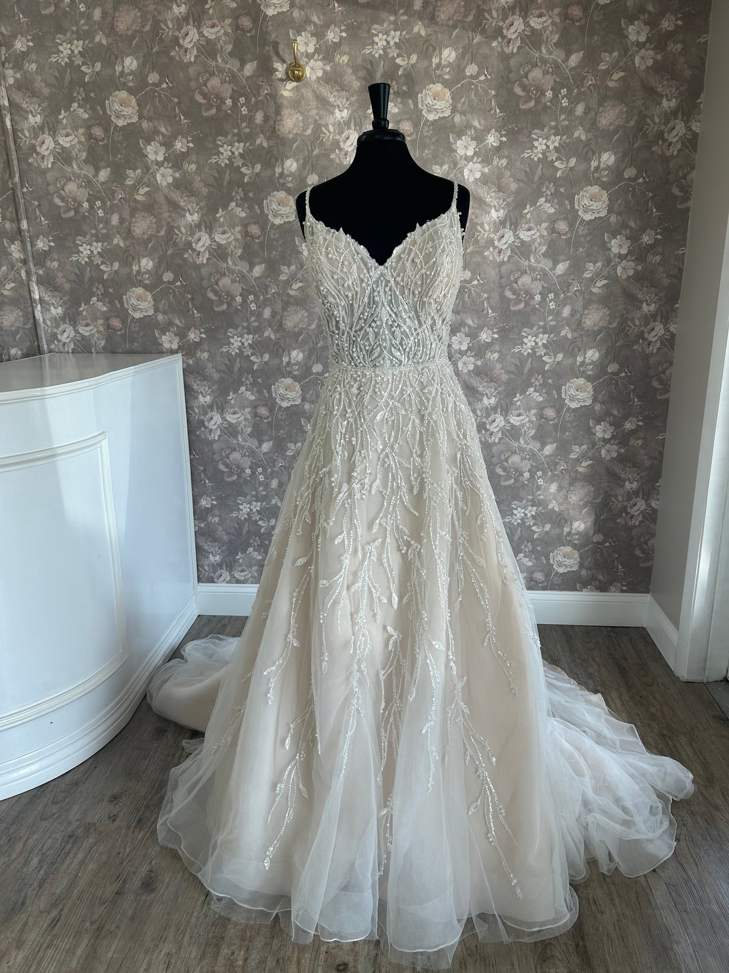 Maggie Sottero Marvine 22SS905A02 Wedding Gown