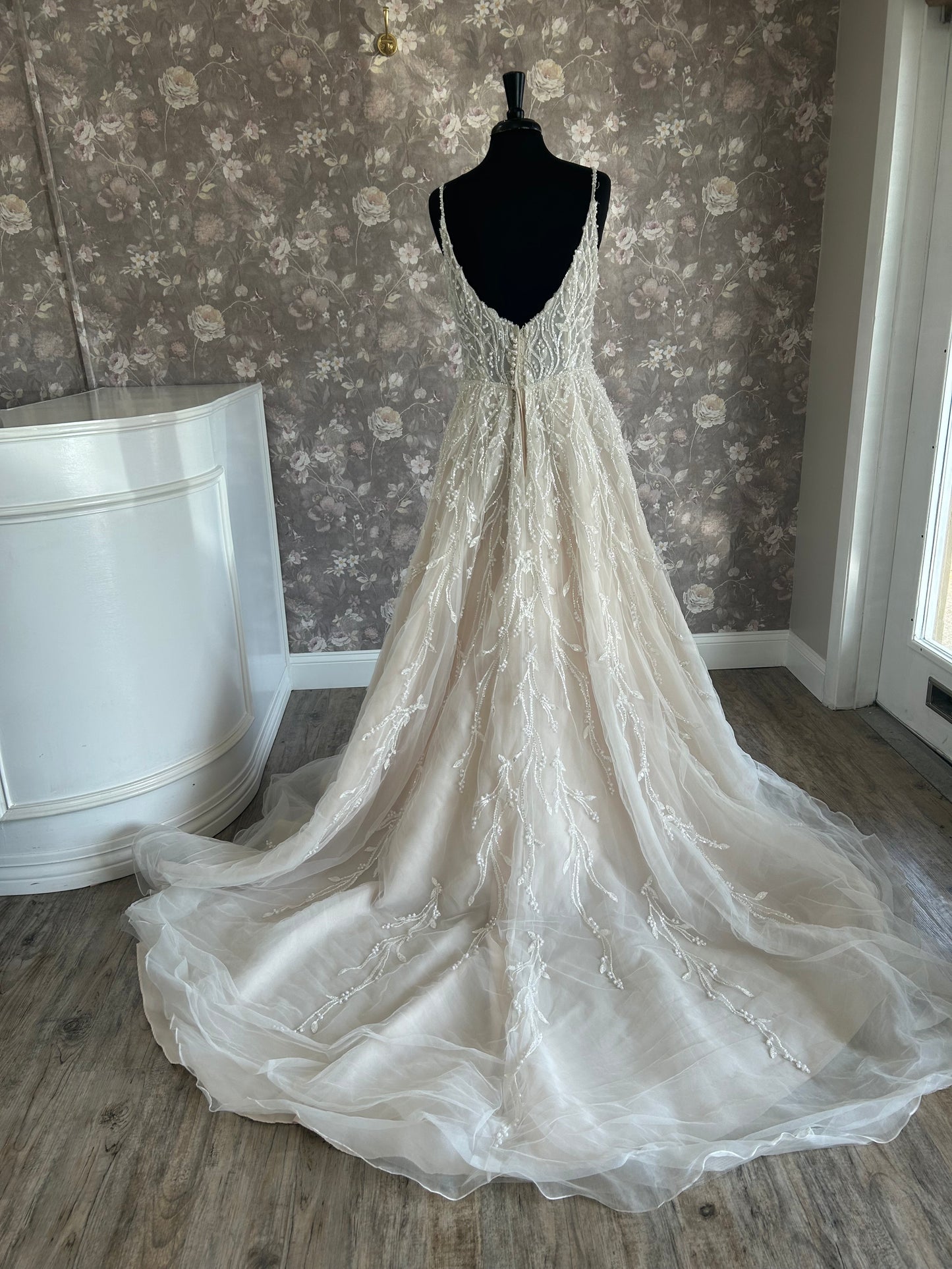 Maggie Sottero Marvine 22SS905A02 Wedding Gown