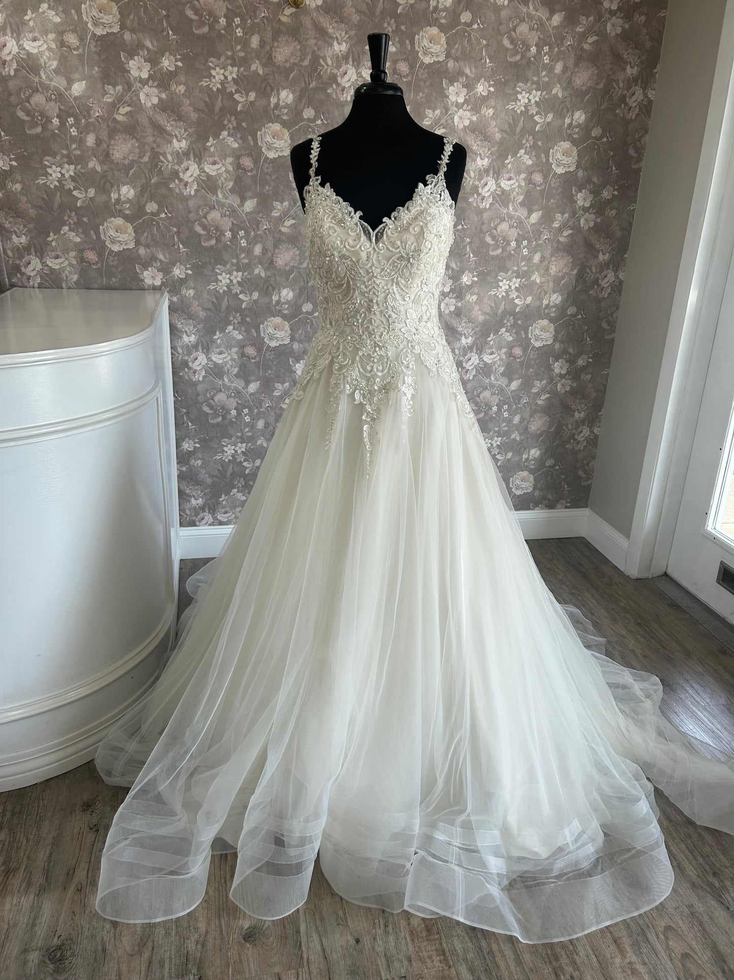 Maggie Rebecca Ingram Sylvia 9RC813 Wedding Gown