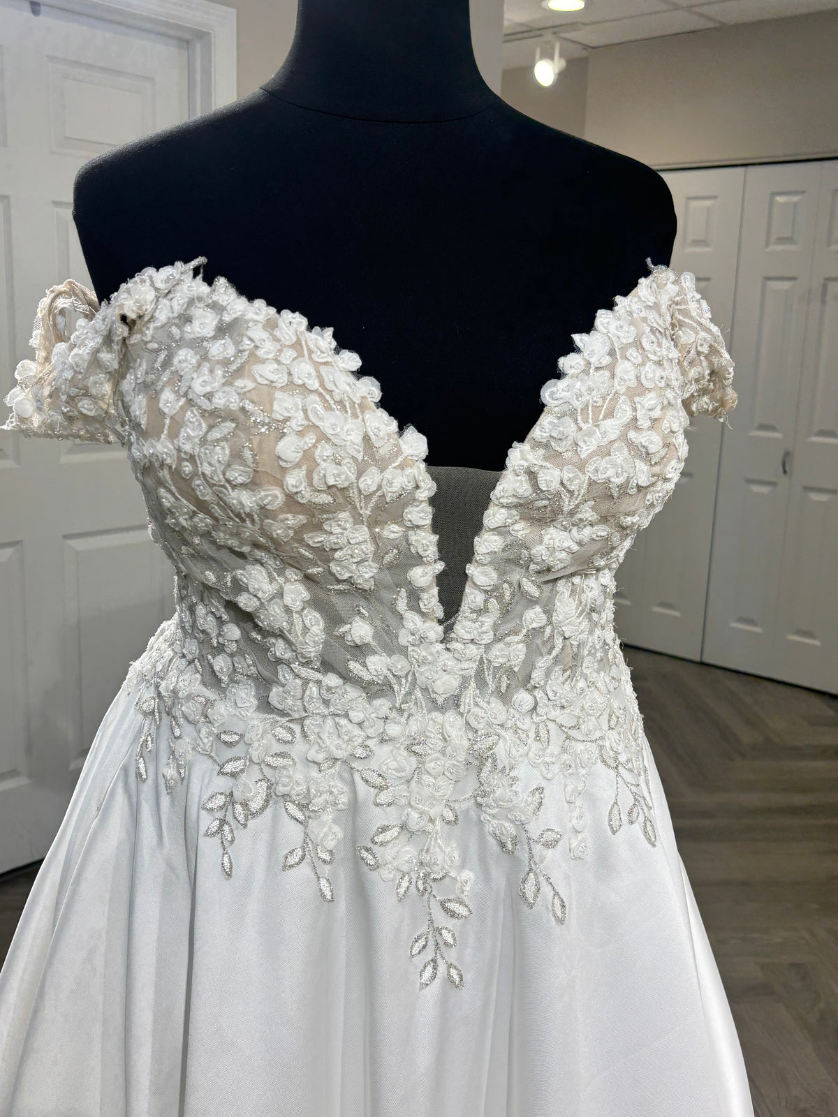 Allure Bridals 9908 Wedding Gown