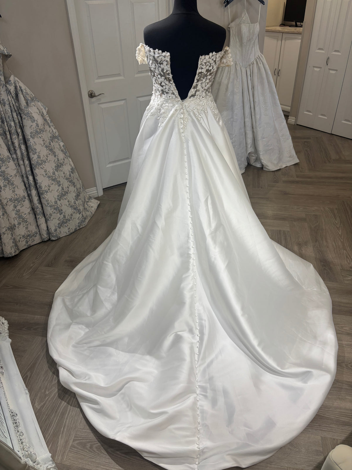 Allure Bridals 9908 Wedding Gown