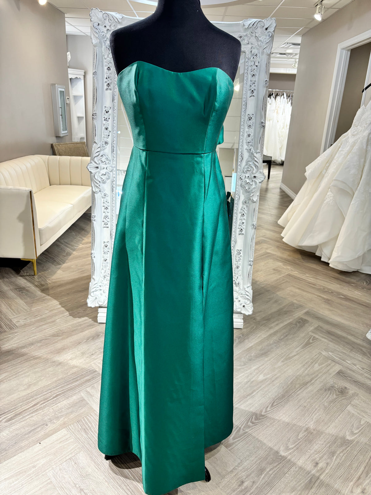 Dessy Design Group D842