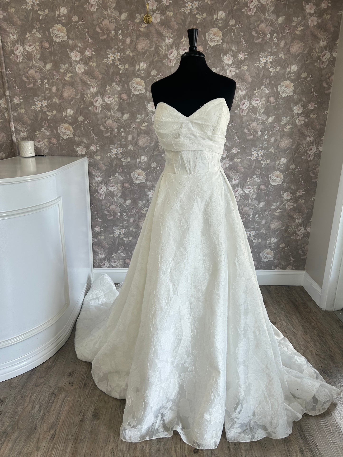 LYDA Formals 6187NS (No Sleeves) Wedding Gown