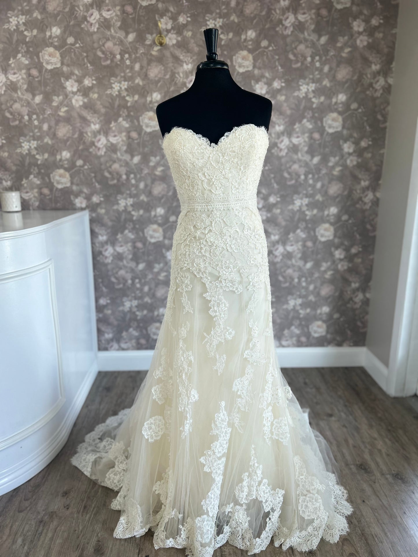 Enzoani Kara Wedding Gown