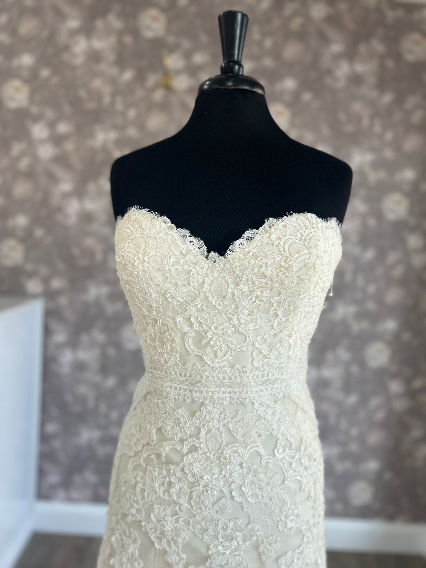 Enzoani Kara Wedding Gown