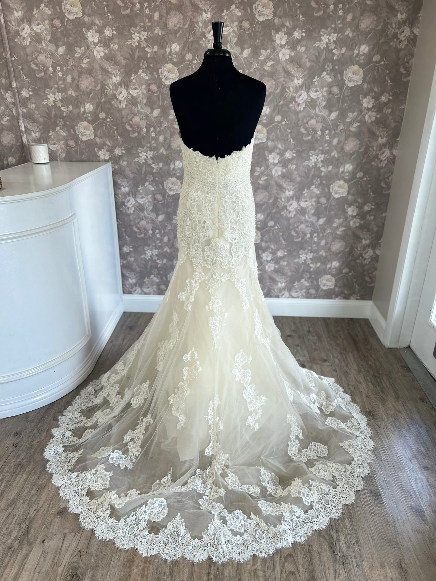 Enzoani Kara Wedding Gown