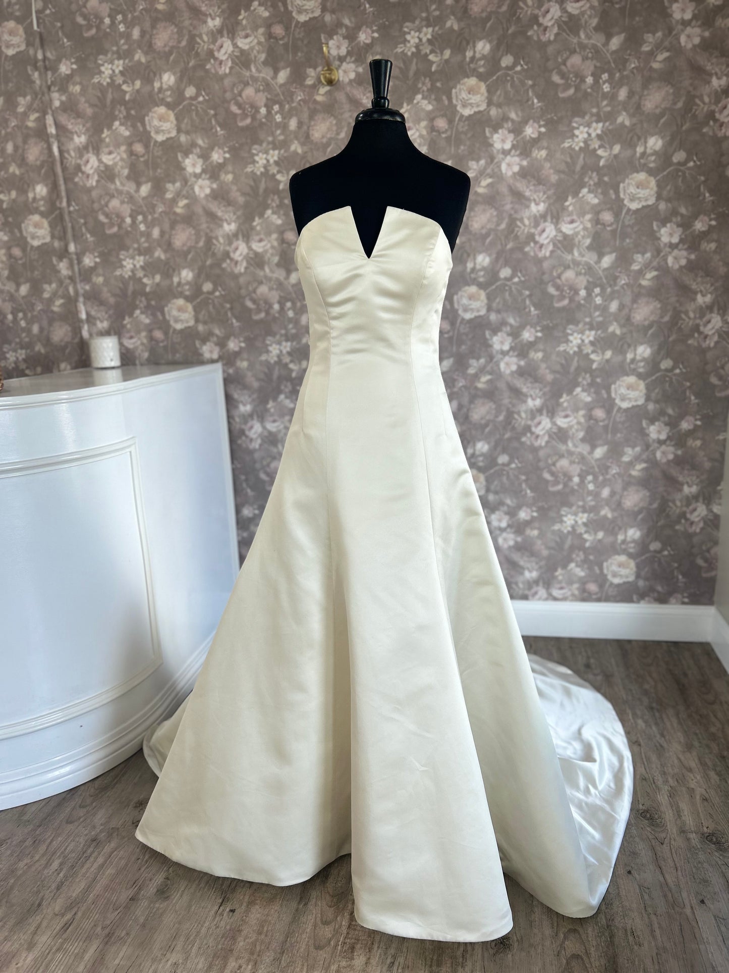 Martin Thornburg 219203STN Joni Marie Wedding Gown