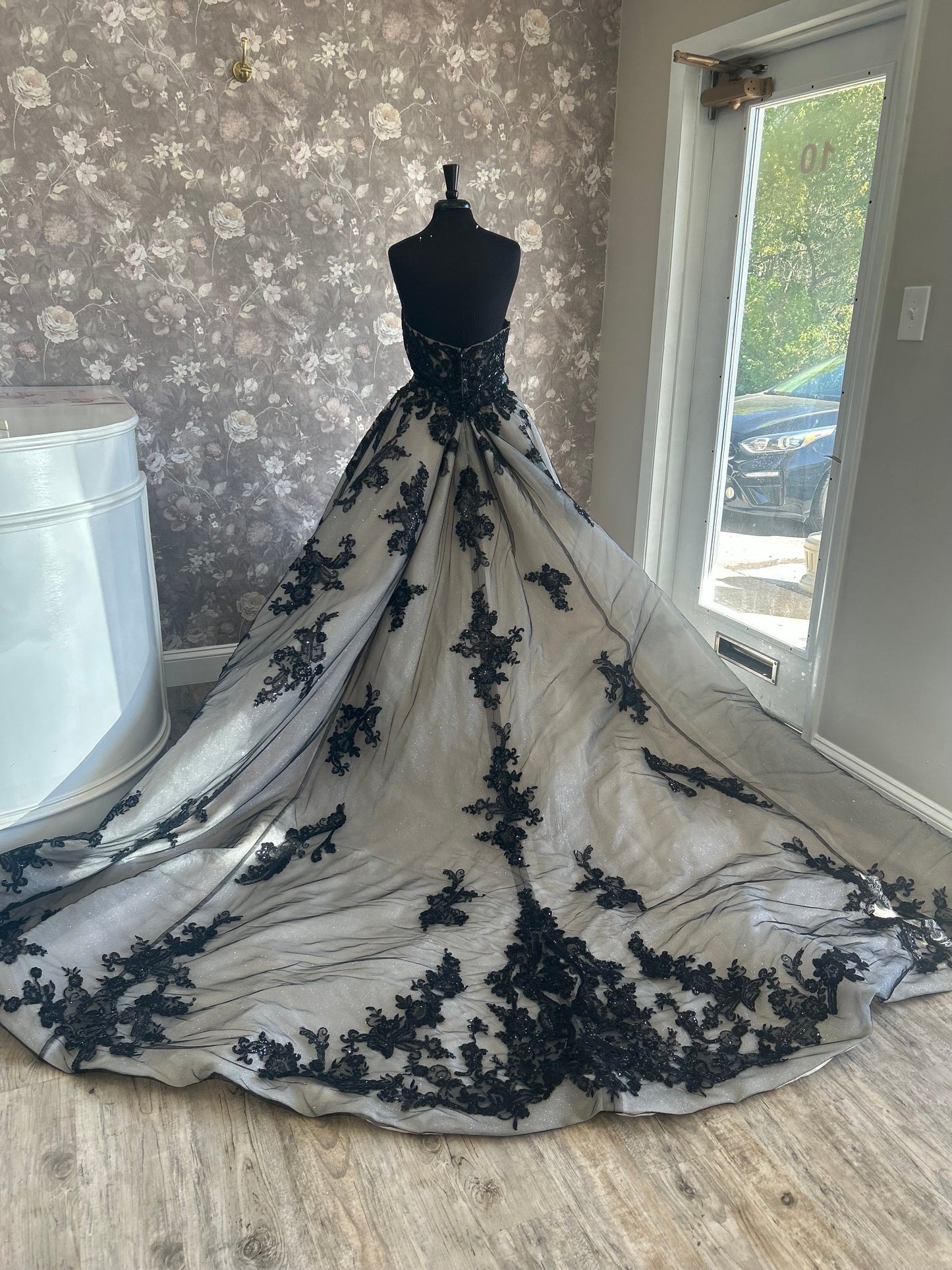 Maggie Sottero Norvinia 22SZ009A01 Wedding Gown