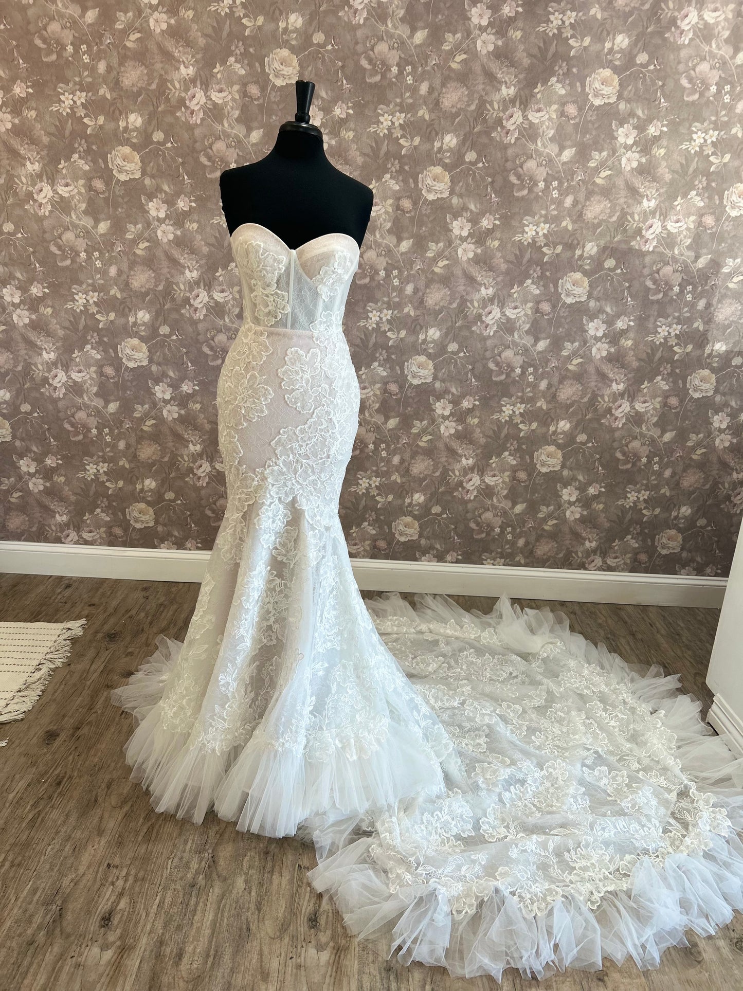 Allure Abella E454 Liliana Wedding Gown