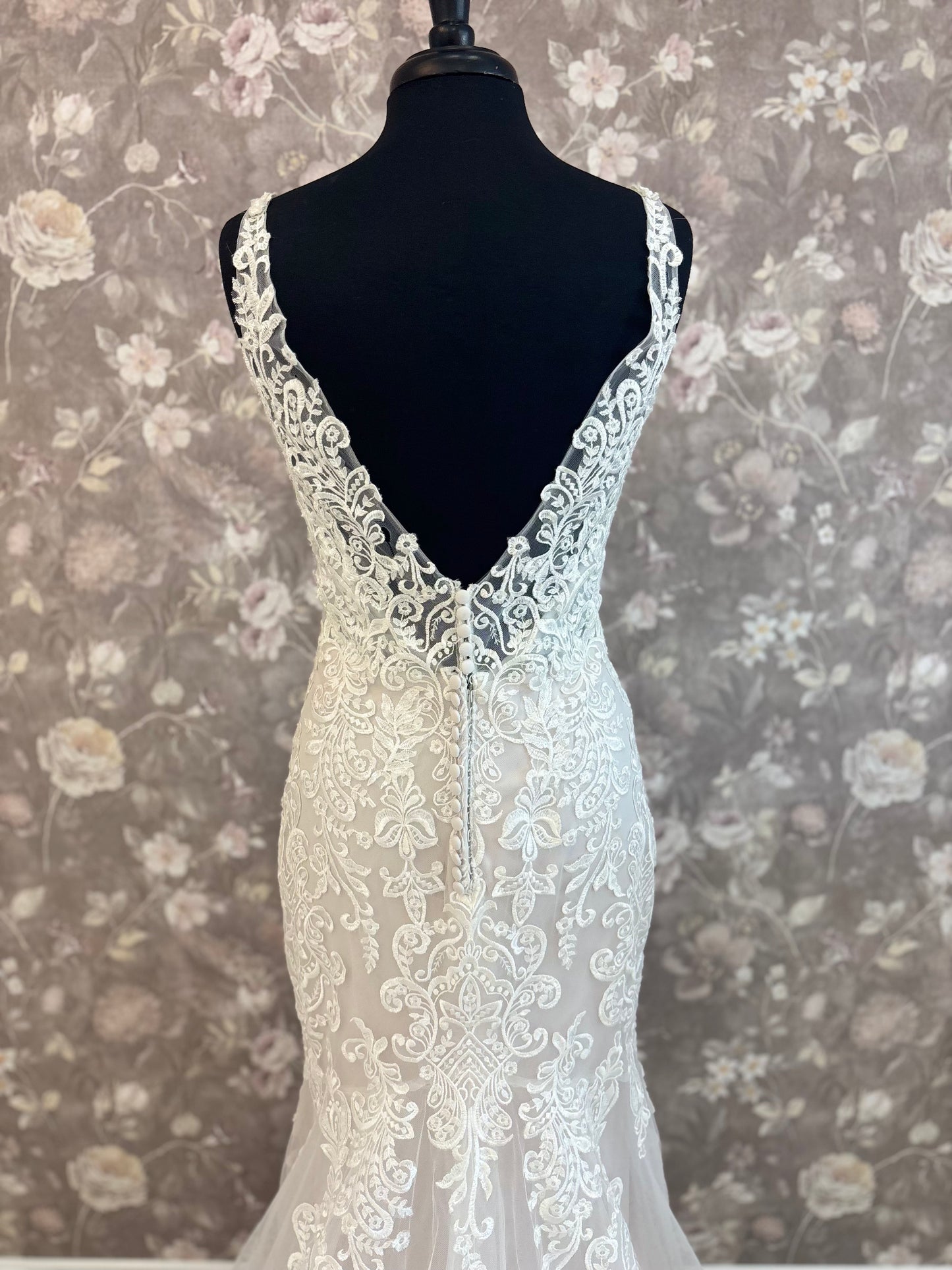 Maggie Sottero January 21MS754A01 (Plain Tulle) Wedding Gown