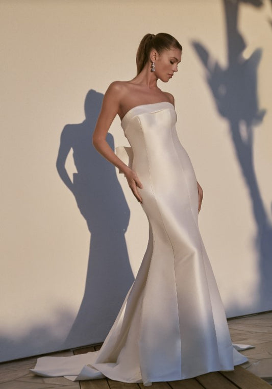 Casablanca LE Blanc LE129 Arlo Wedding Gown